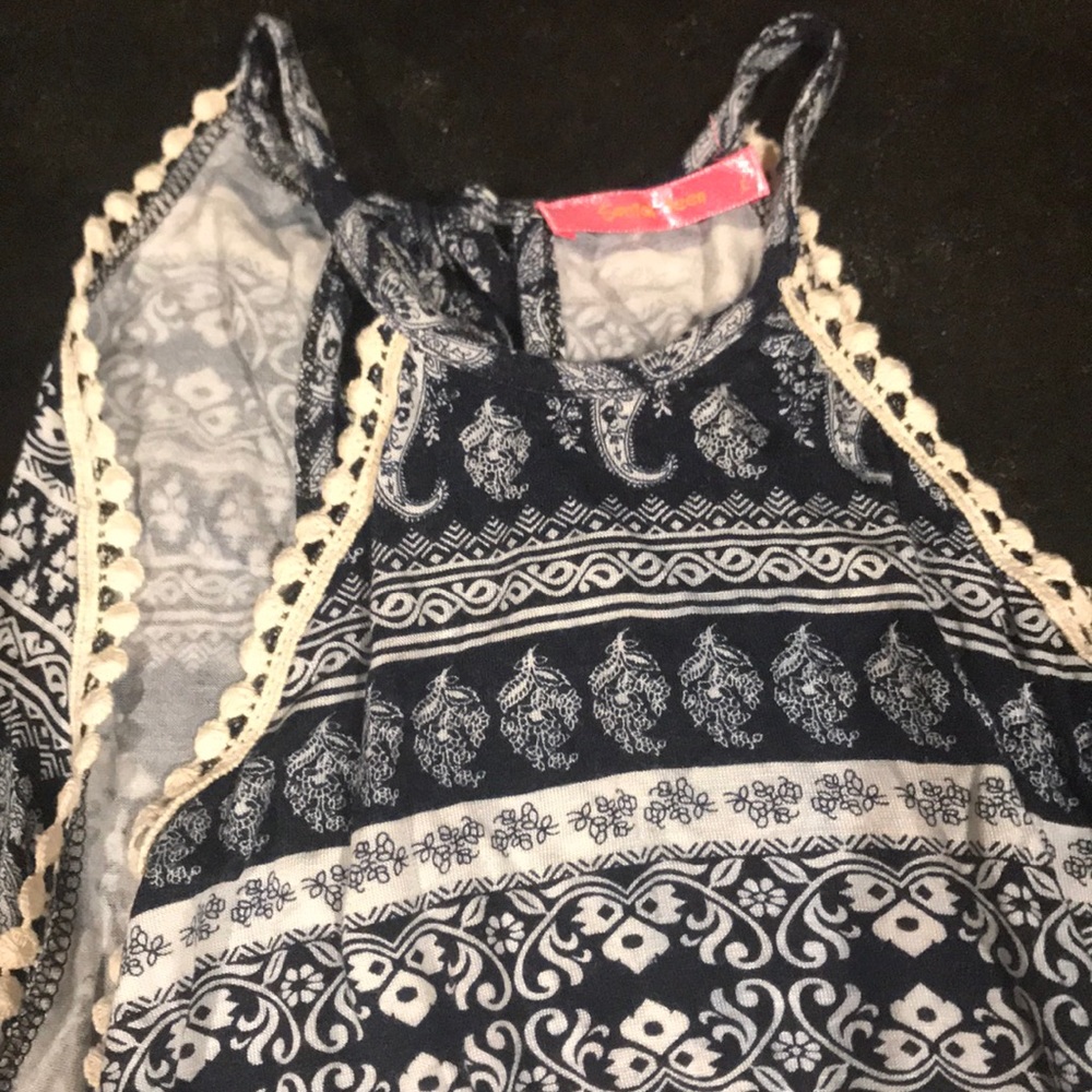 Size large tank top